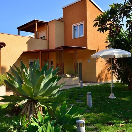 אתר נופש Naxos Sicilia 4*