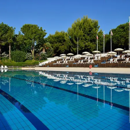 אתר נופש Naxos Sicilia 4*