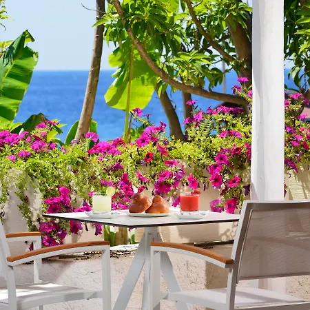 Курортний комплекс Naxos Sicilia 4*
