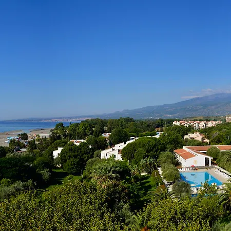 Курортний комплекс Naxos Sicilia 4*